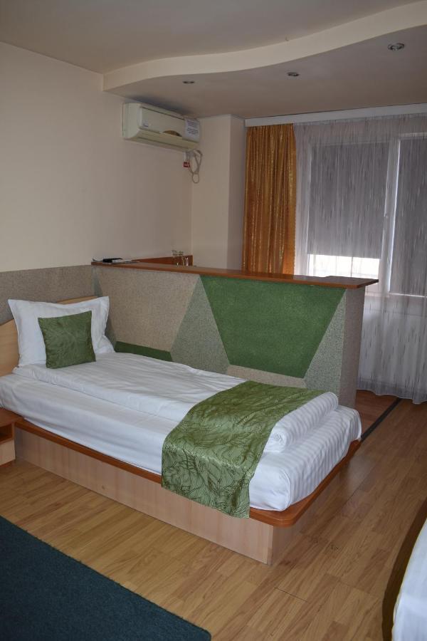 Hotel Zimbru Cluj-Napoca Ngoại thất bức ảnh